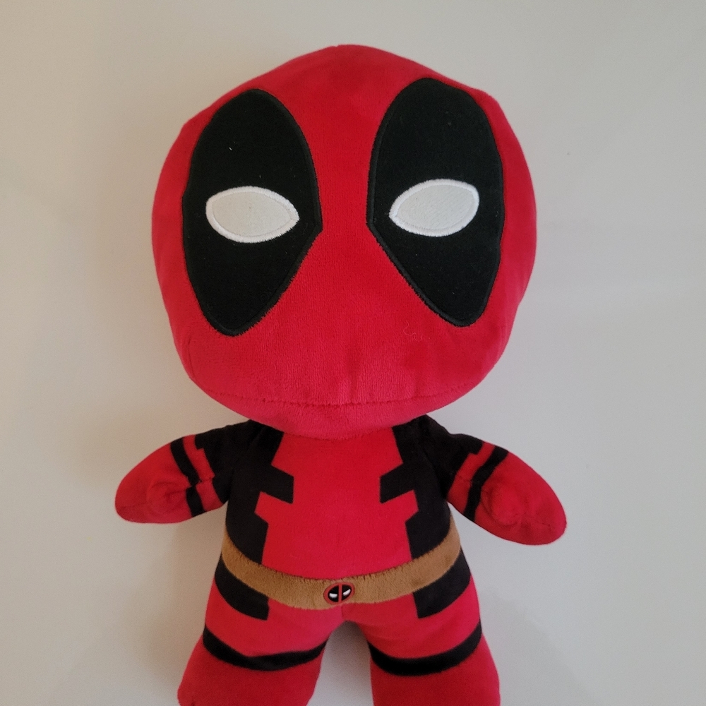 Universal Studios Marvel Avengers Deadpool Cutie Plush